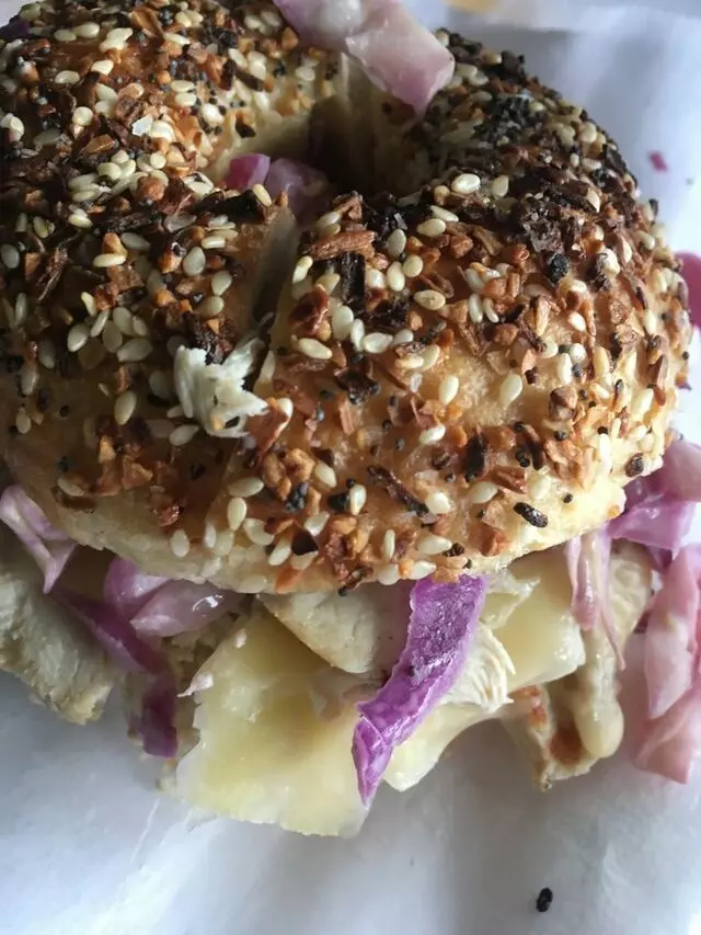 Bottoms Up Bagels