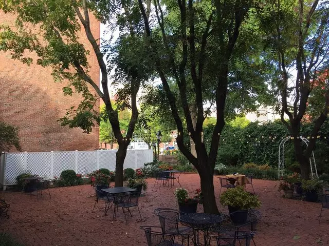 1840s Carrollton Inn
