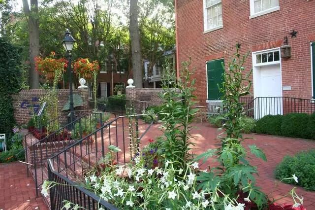 1840s Carrollton Inn