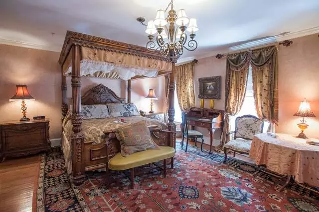 1840s Carrollton Inn