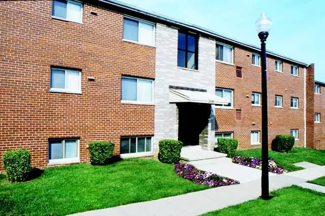 Arbuta Arms Apartments