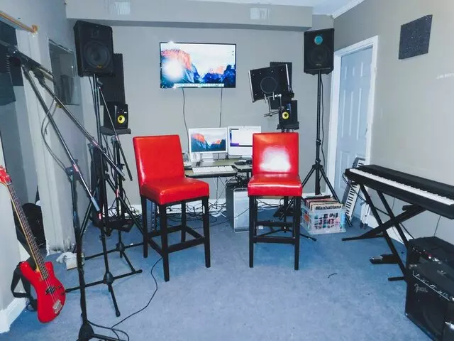 Edgar Roy Studios