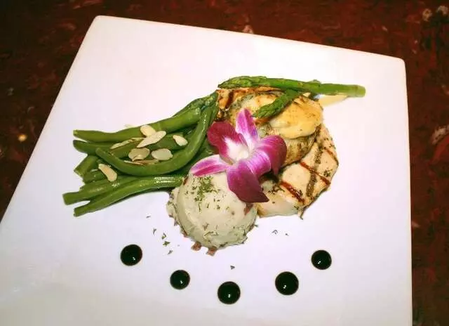 Alizee American Bistro