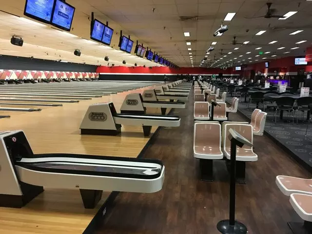 AMF Country Club Lanes