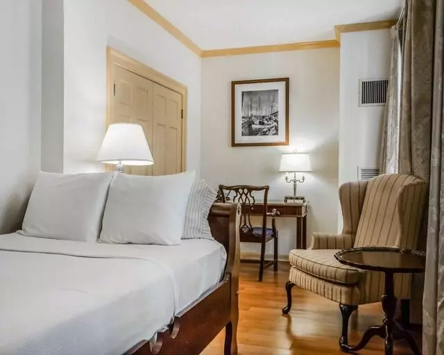 Admiral Fell Inn, an Ascend Hotel Collection Member