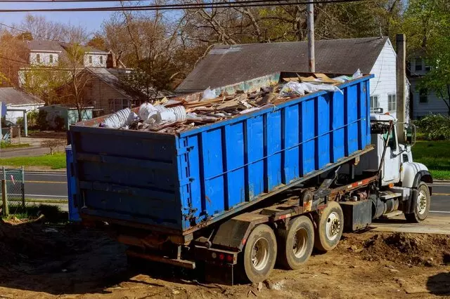 JJ&apos;s Hauling and Clean-up Services
