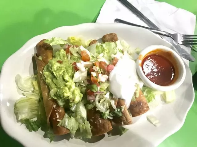 Lorena&apos;s Restaurant