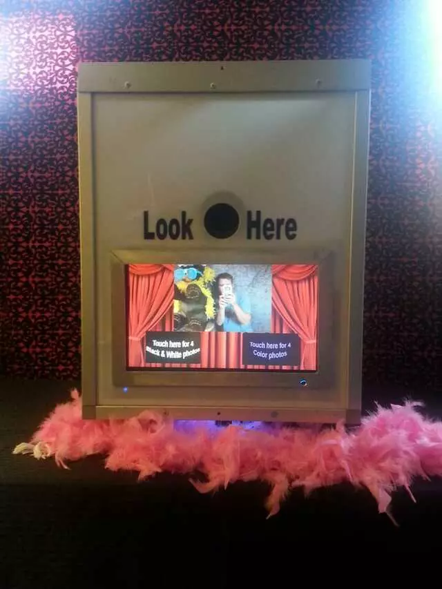 Affordobooth