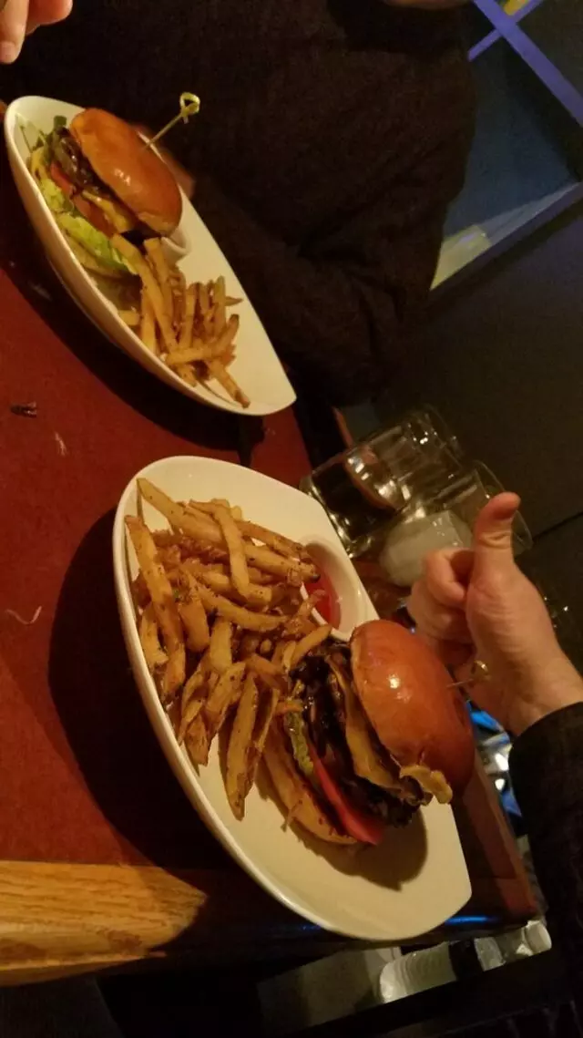 Avenue Kitchen & Bar