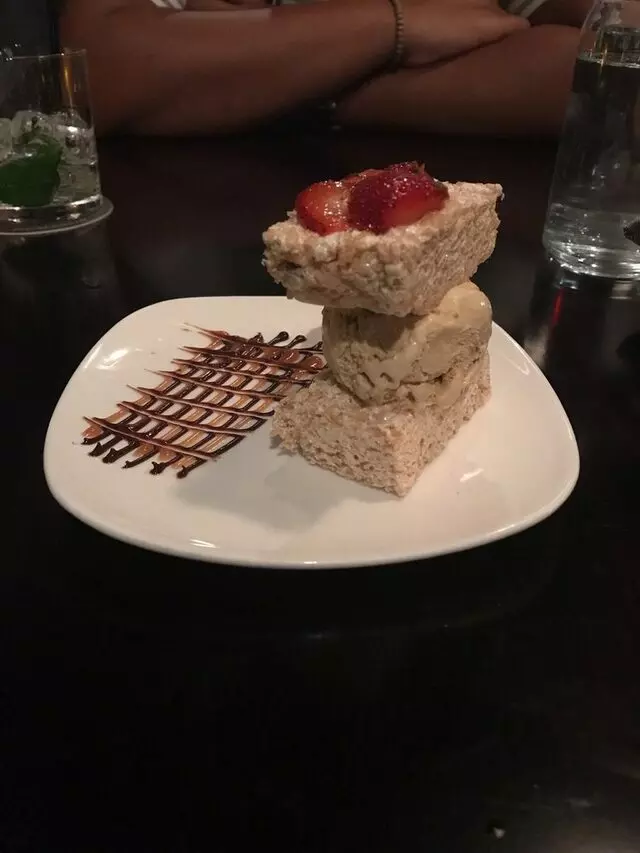 Avenue Kitchen & Bar