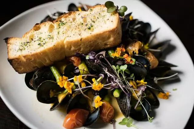 Avenue Kitchen & Bar