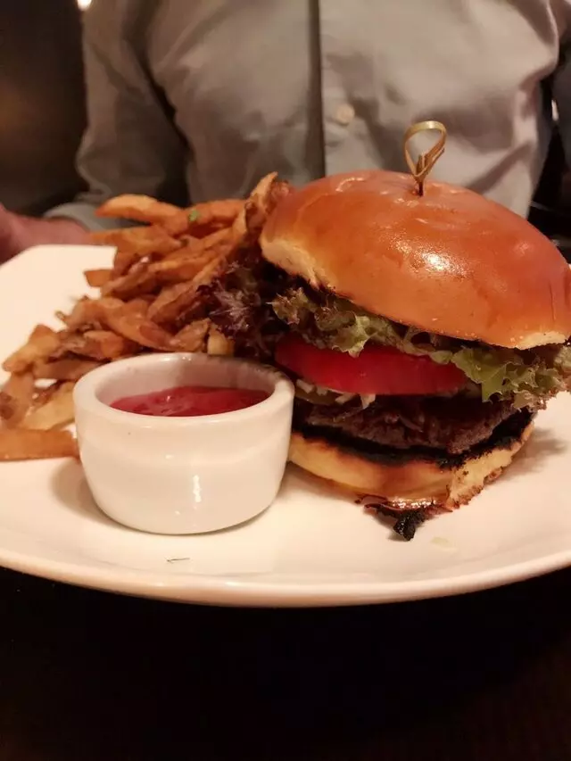 Avenue Kitchen & Bar