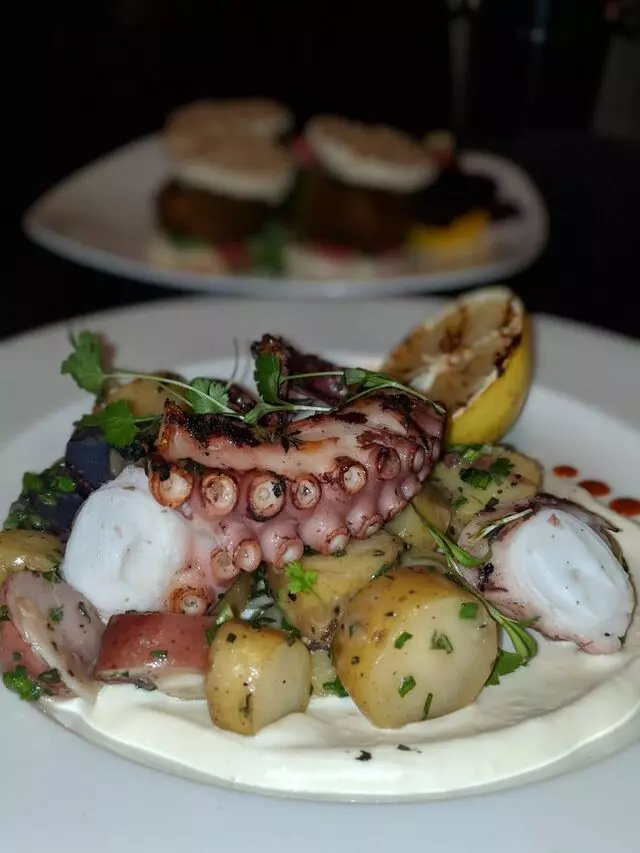 Avenue Kitchen & Bar