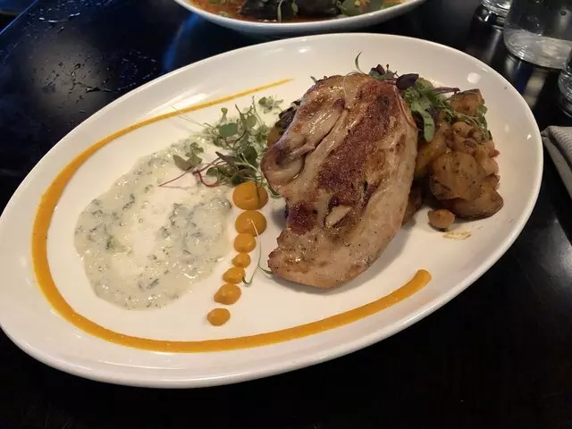 Avenue Kitchen & Bar