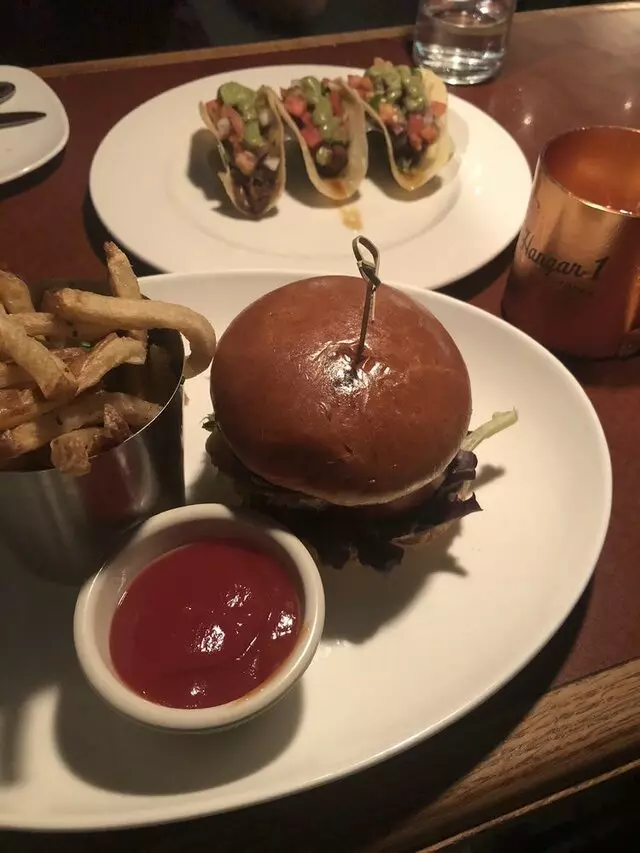 Avenue Kitchen & Bar