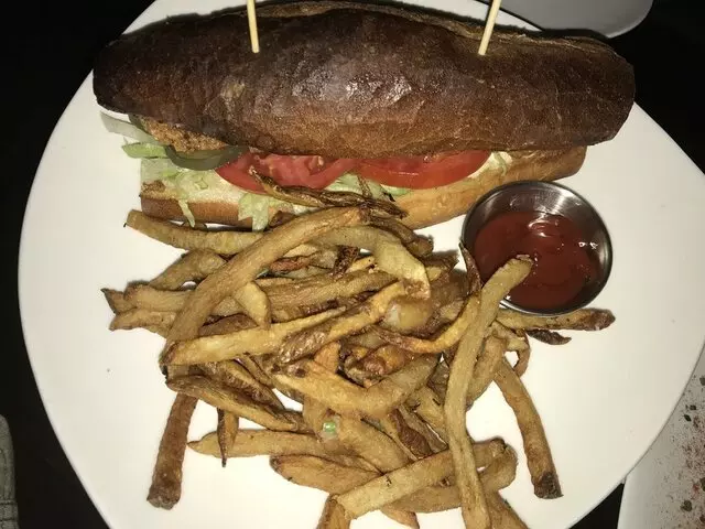 Avenue Kitchen & Bar