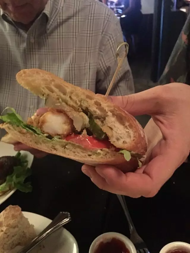 Avenue Kitchen & Bar
