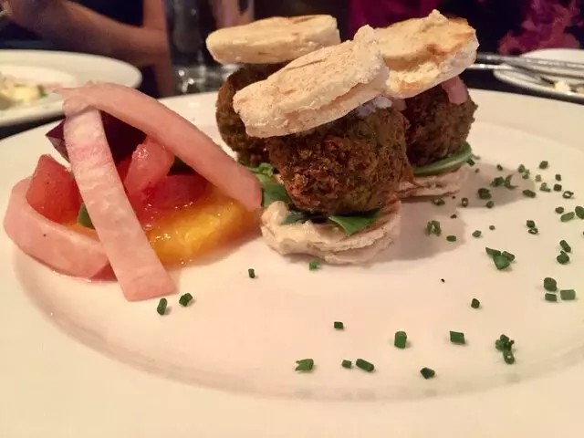 Avenue Kitchen & Bar