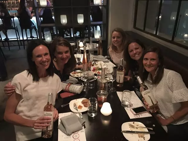 Avenue Kitchen & Bar