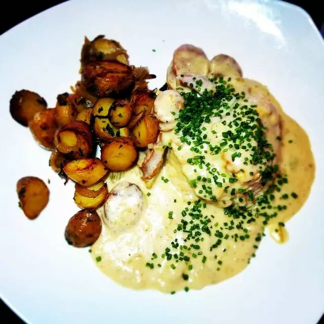 Avenue Kitchen & Bar