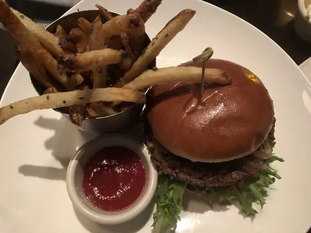 Avenue Kitchen & Bar