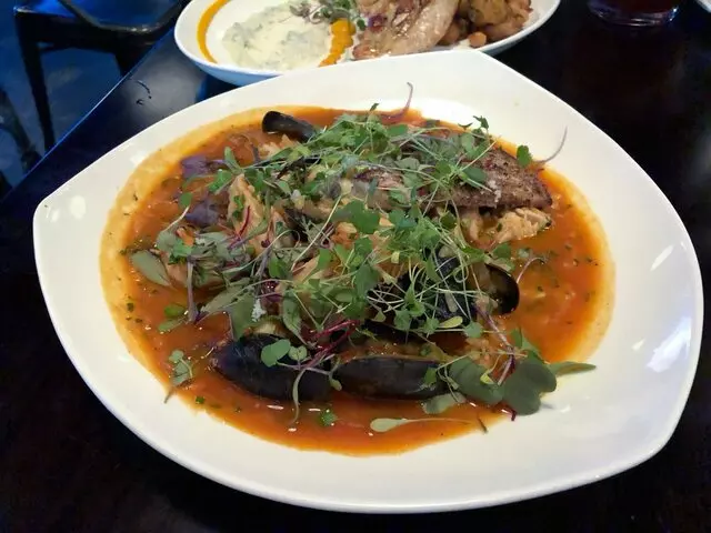 Avenue Kitchen & Bar