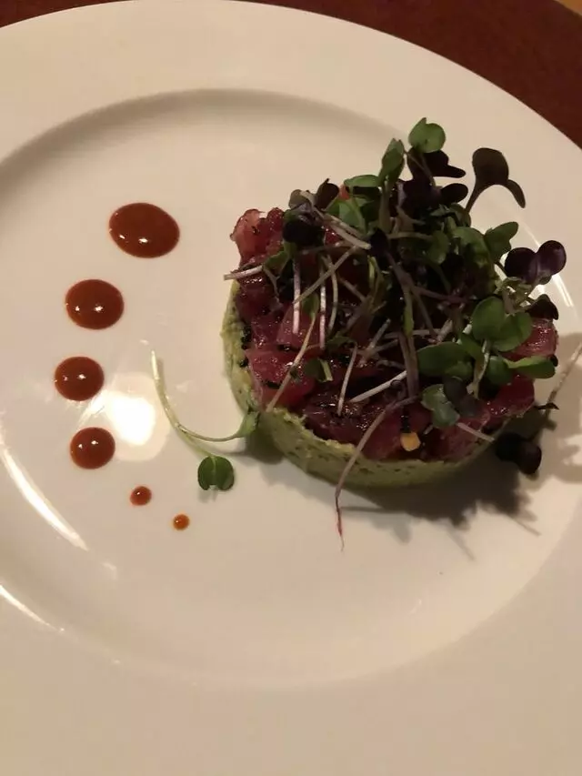Avenue Kitchen & Bar