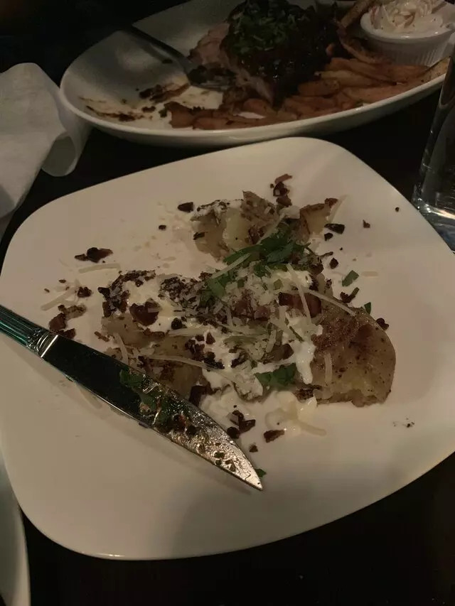 Avenue Kitchen & Bar
