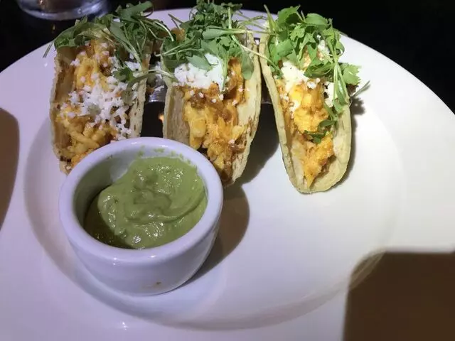 Avenue Kitchen & Bar