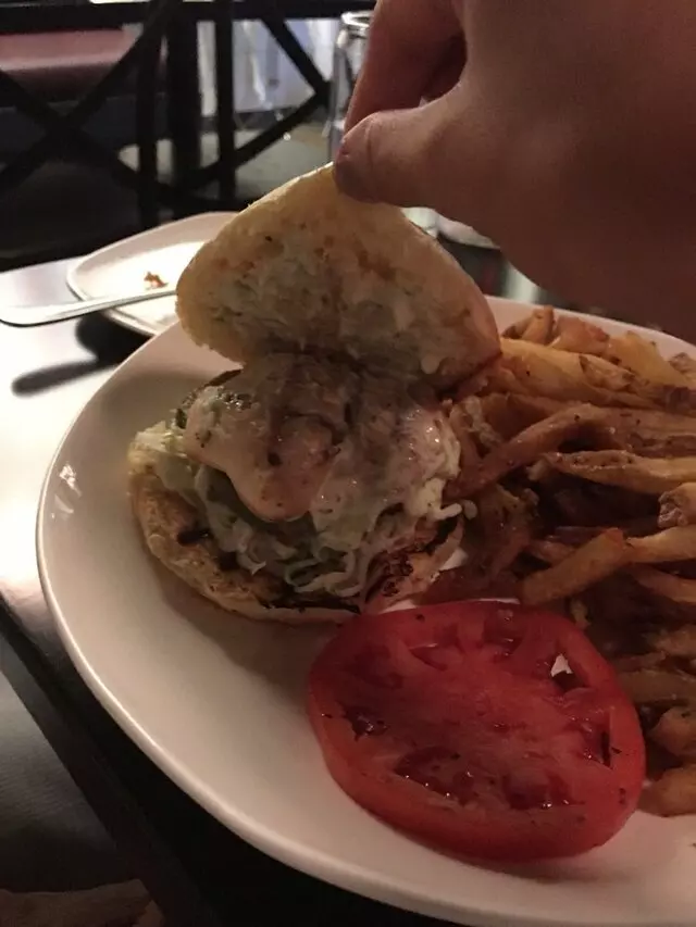 Avenue Kitchen & Bar