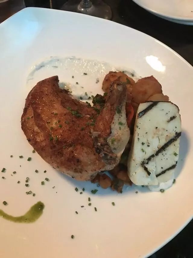 Avenue Kitchen & Bar