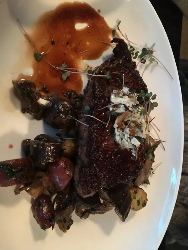 Avenue Kitchen & Bar