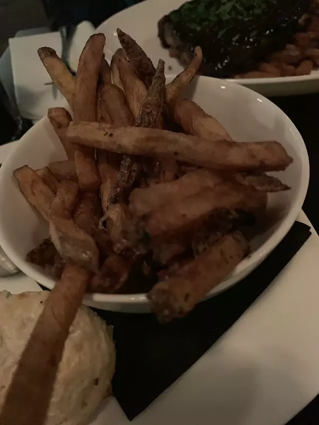 Avenue Kitchen & Bar