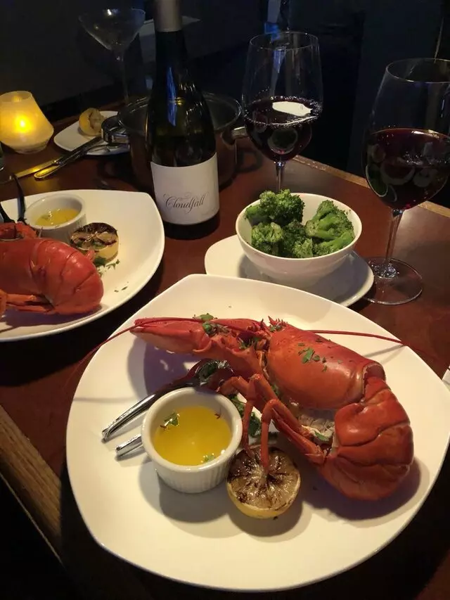 Avenue Kitchen & Bar
