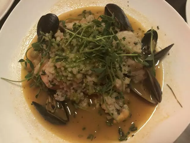 Avenue Kitchen & Bar
