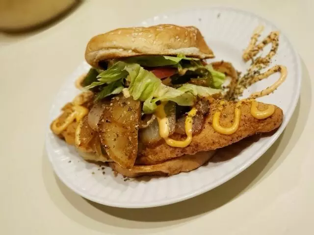 Gregs Pit Beef And Seafood