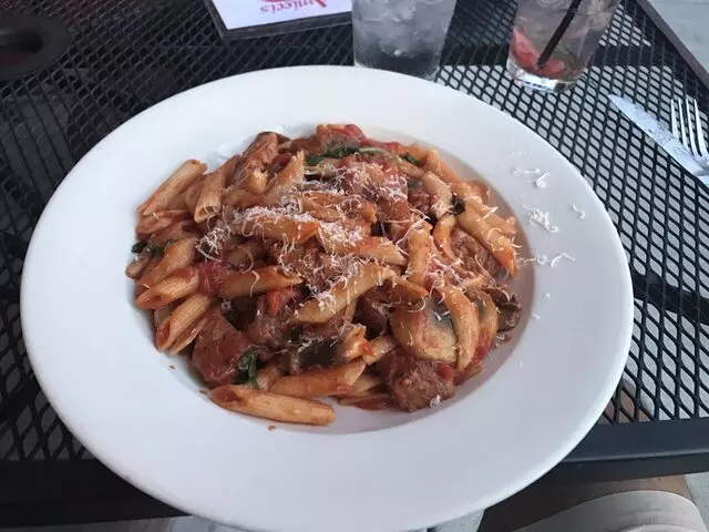 Amicci’s