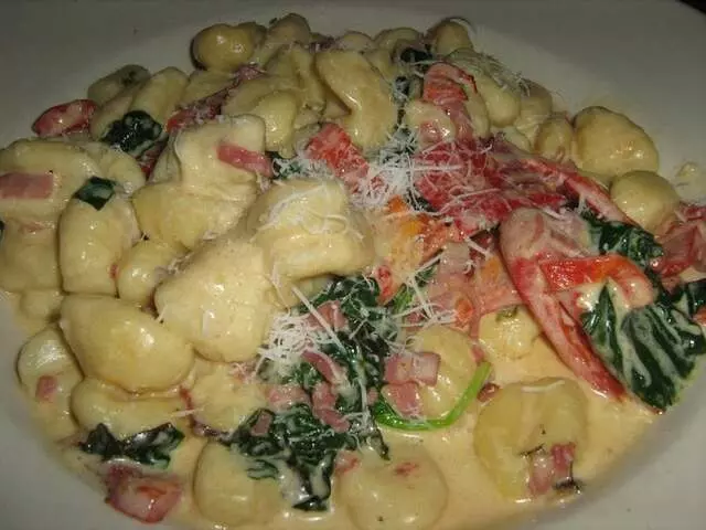 Amicci’s