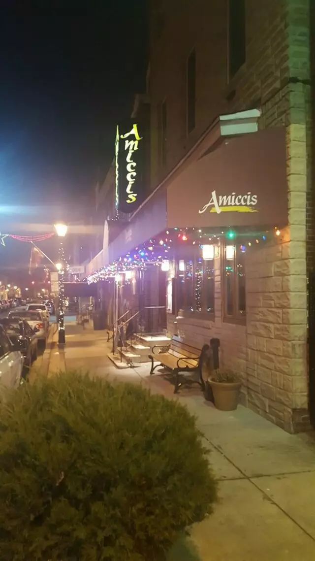 Amicci’s