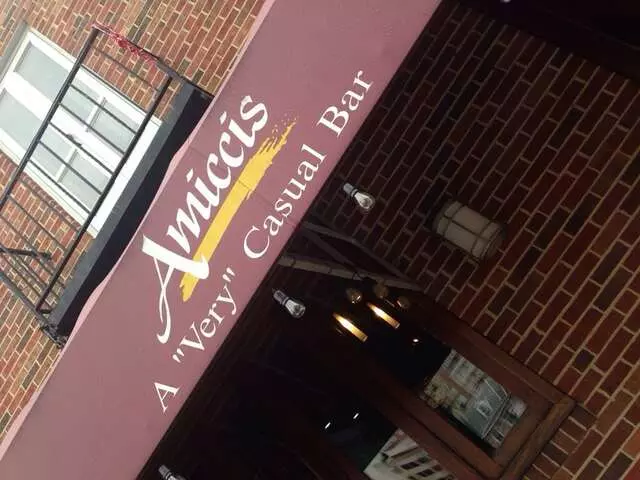 Amicci’s