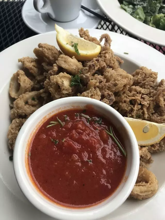 Amicci’s