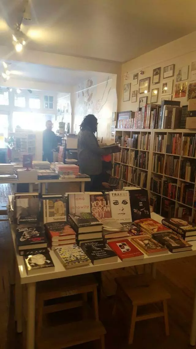 Atomic Books