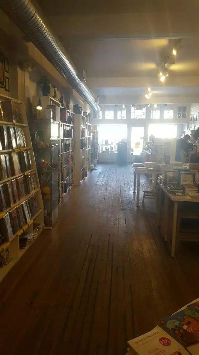 Atomic Books