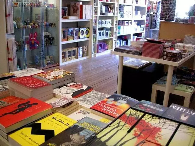 Atomic Books